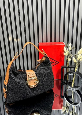 Klasik Kemer Tokalı Siyah Deri Kadın Çantası - Görsel 13