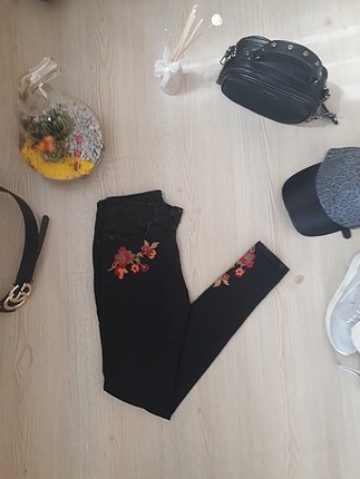 nakışlı pantalon
