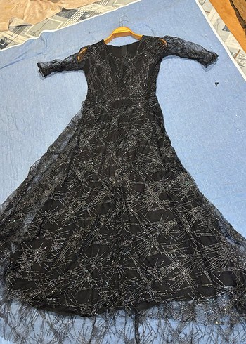 Uzun Siyah Gotik Nakışlı V Yaka Elbise - Görsel 3