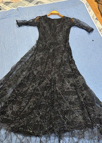 Uzun Siyah Gotik Nakışlı V Yaka Elbise - Görsel 2