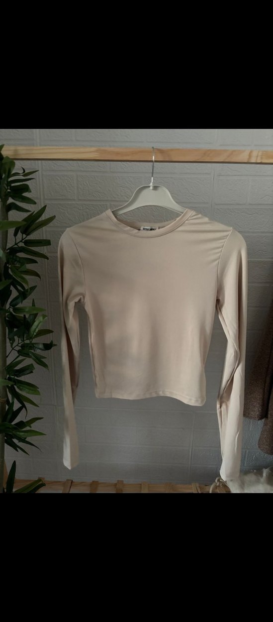 Parmak geçirmeli bej bluz - Görsel 3