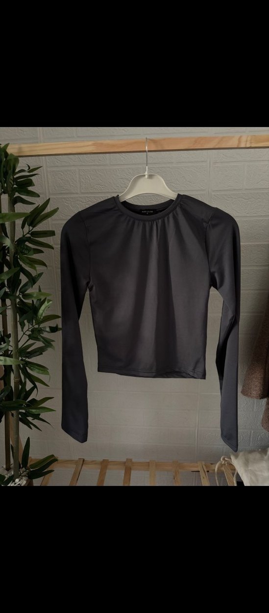 Parmak geçirmeli gri bluz - Görsel 2