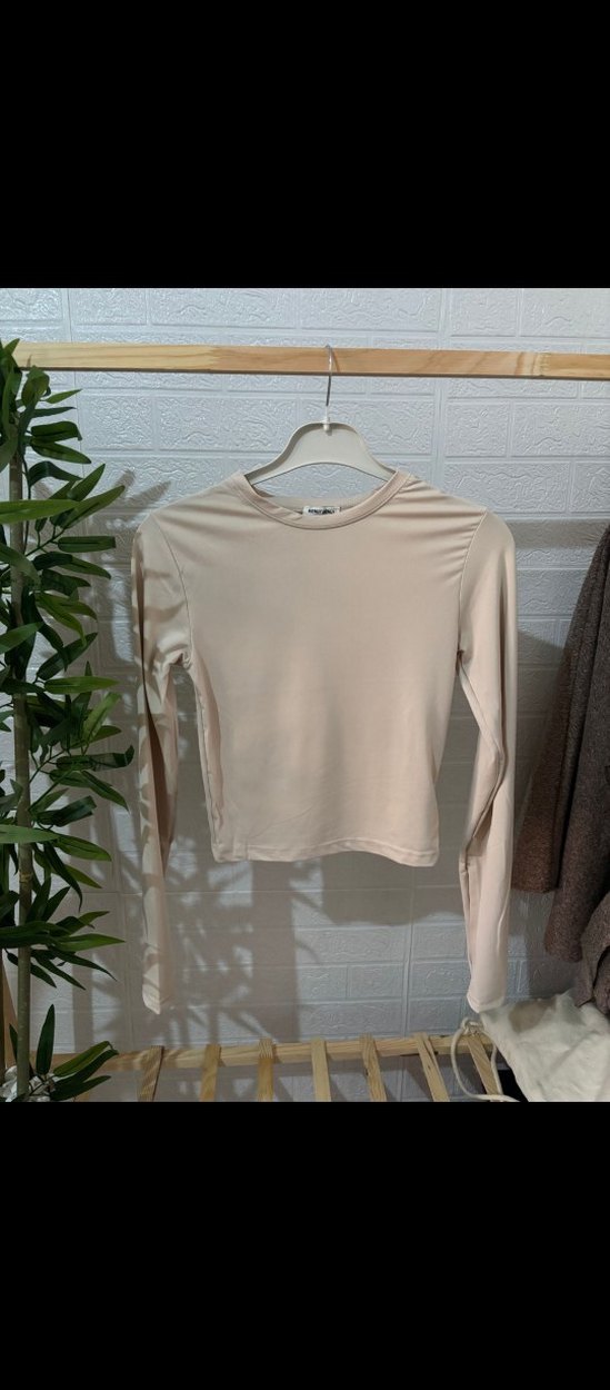 Parmak geçirmeli bej bluz - Görsel 2