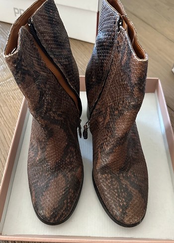 Massimo Dutti Kahverengi Yilan Desenli Kadin Deri Bot