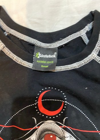 Siyah Gotik Baskılı Kadın Tişört - Görsel 2