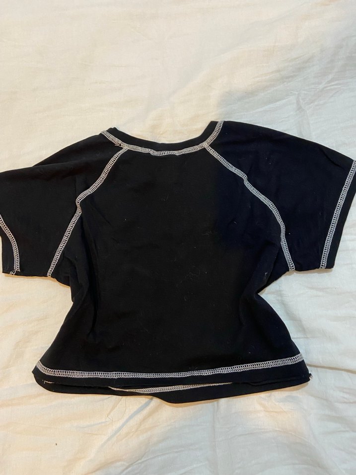 Siyah Gotik Baskılı Kadın Tişört - Görsel 3