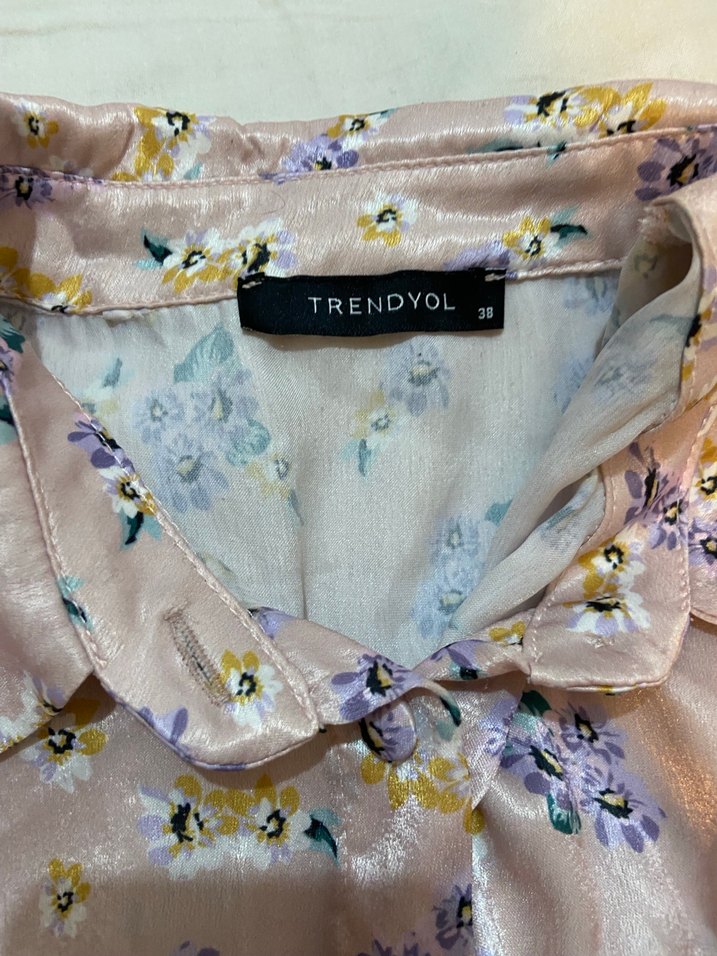 Pembe Desenli Düğmeli Saten Gömlek - Görsel 3