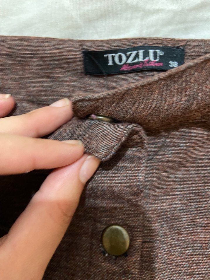 Düğmeli Kahverengi Midi Mini Etek - Görsel 3