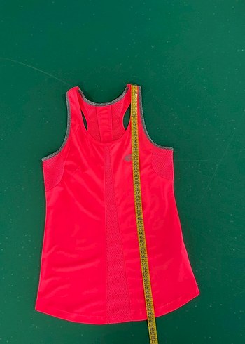 Kırmızı Sporcu Kadın Atlet - Görsel 5