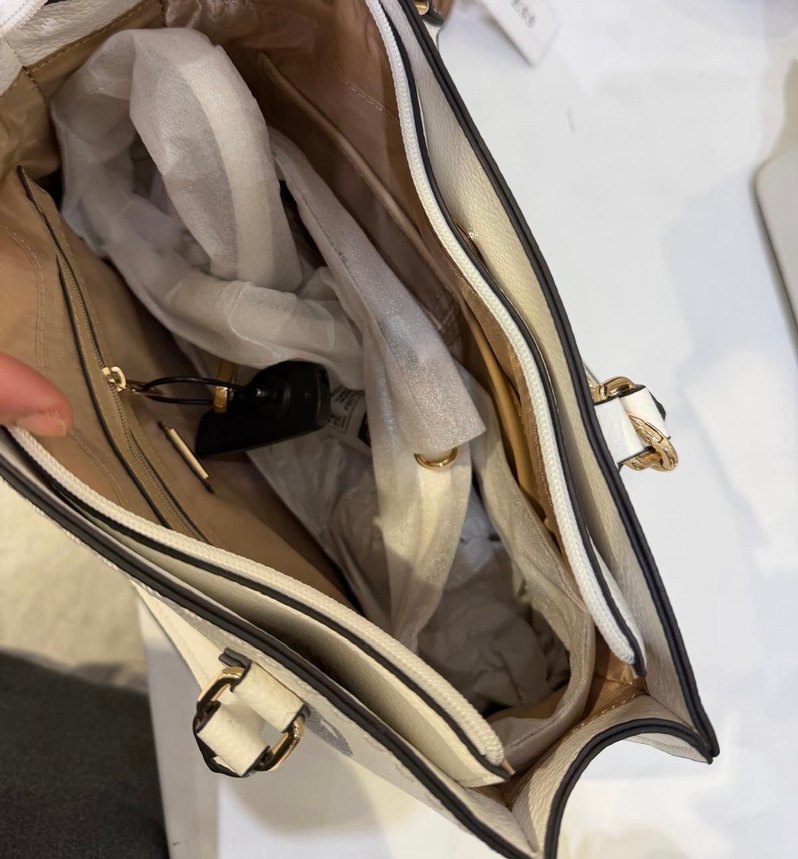 Guess Zincir Detaylı Beyaz Deri Kadın Çanta - Görsel 5