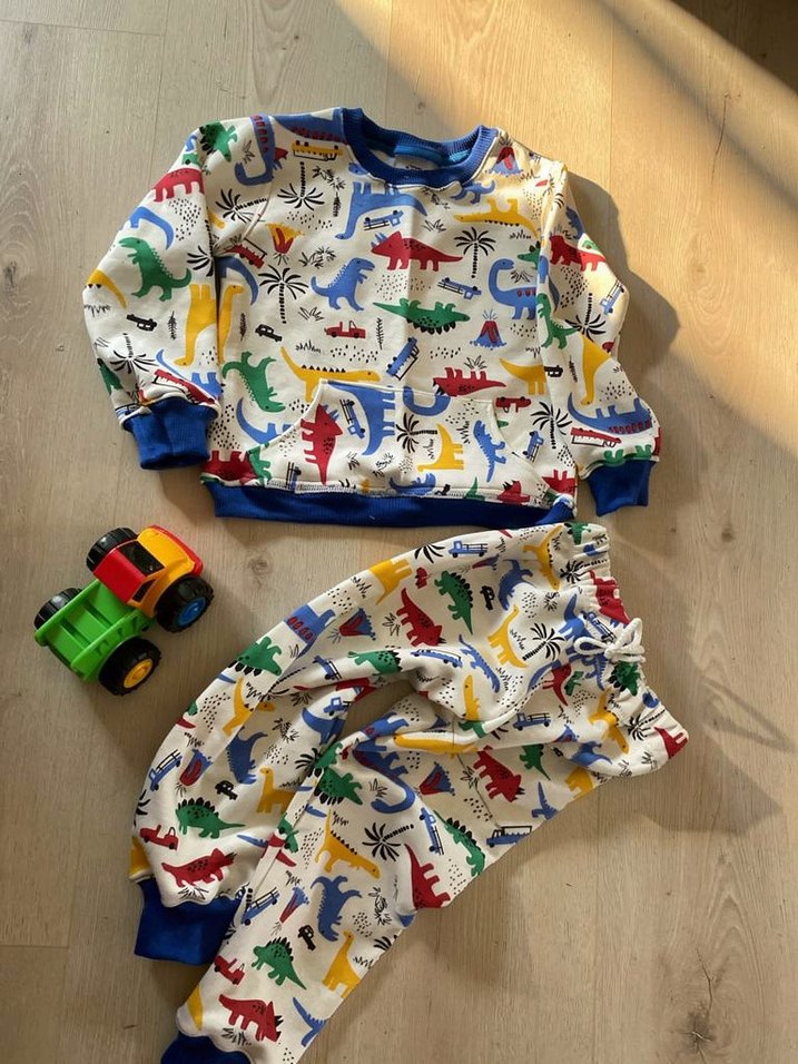 Renkli Dinazor Desenli Erkek Çocuk Pijama Takımı - Görsel 3