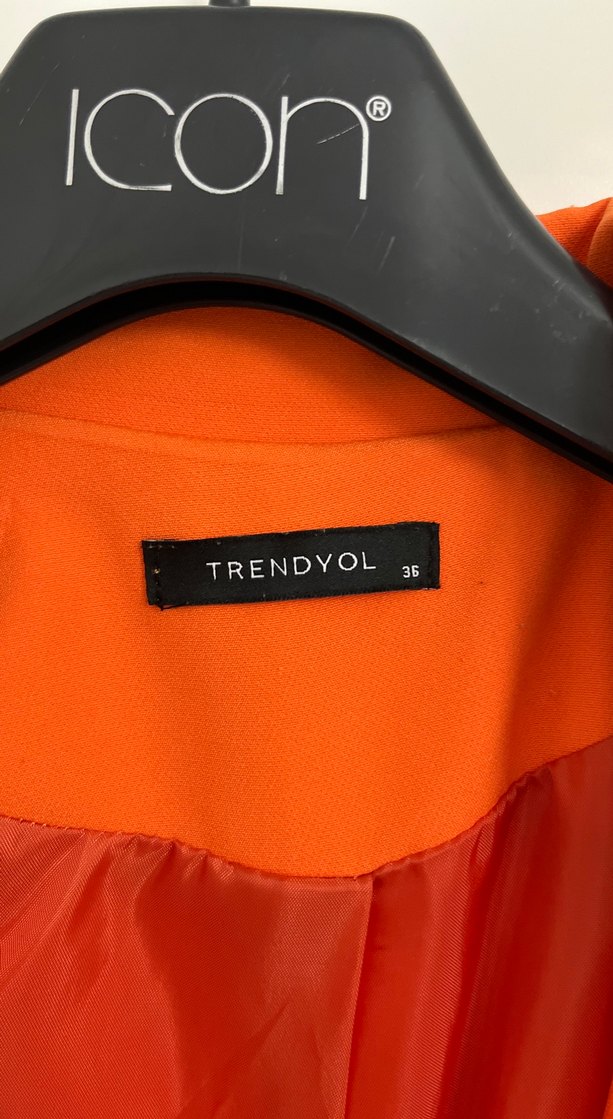 Turuncu Kısa Kesim Düğmeli Kadın Blazer - Görsel 2