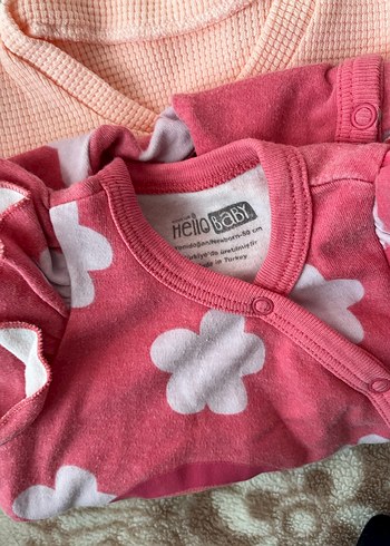 0-3 aylık toplu bebek kıyafet ve reflü yatağı - Görsel 4