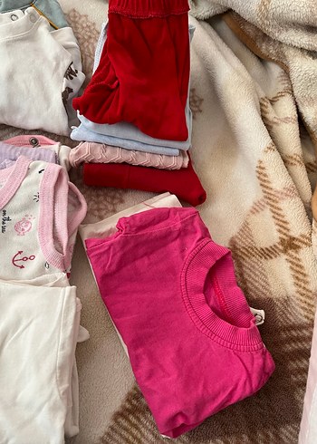 0-3 aylık toplu bebek kıyafet ve reflü yatağı - Görsel 6