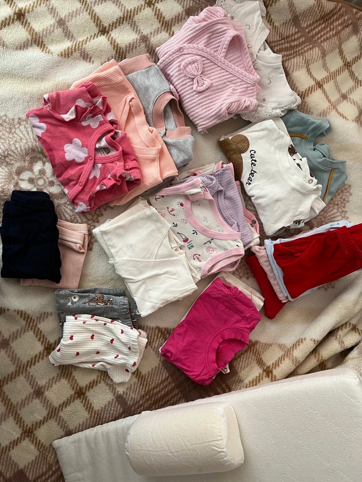 0-3 aylık toplu bebek kıyafet ve reflü yatağı - Görsel 2