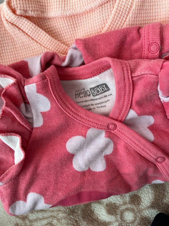 0-3 aylık toplu bebek kıyafet ve reflü yatağı - Görsel 4
