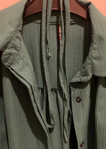 Zümrüt Yeşili Krinkıl Fabric Kuşaklı Bayan Gömlek - Görsel 3