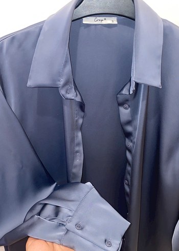 Koyu Grimsi Mavi Saten Düğmeli Kadın Gömlek - Görsel 2