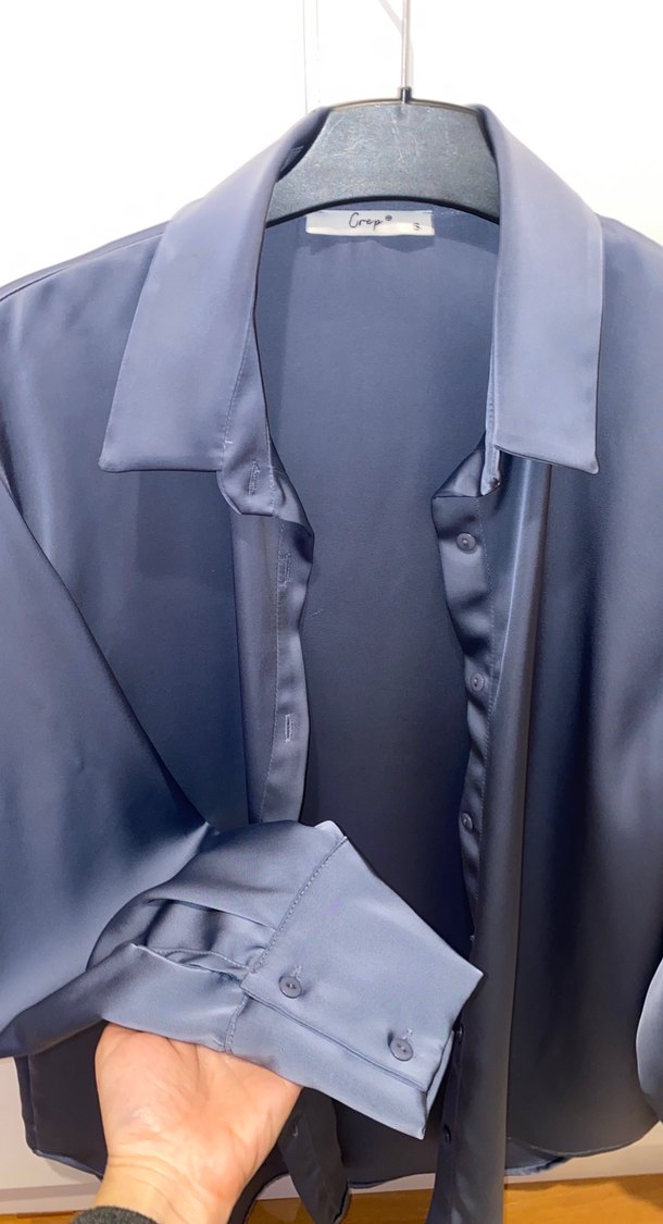 Koyu Grimsi Mavi Saten Düğmeli Kadın Gömlek - Görsel 2