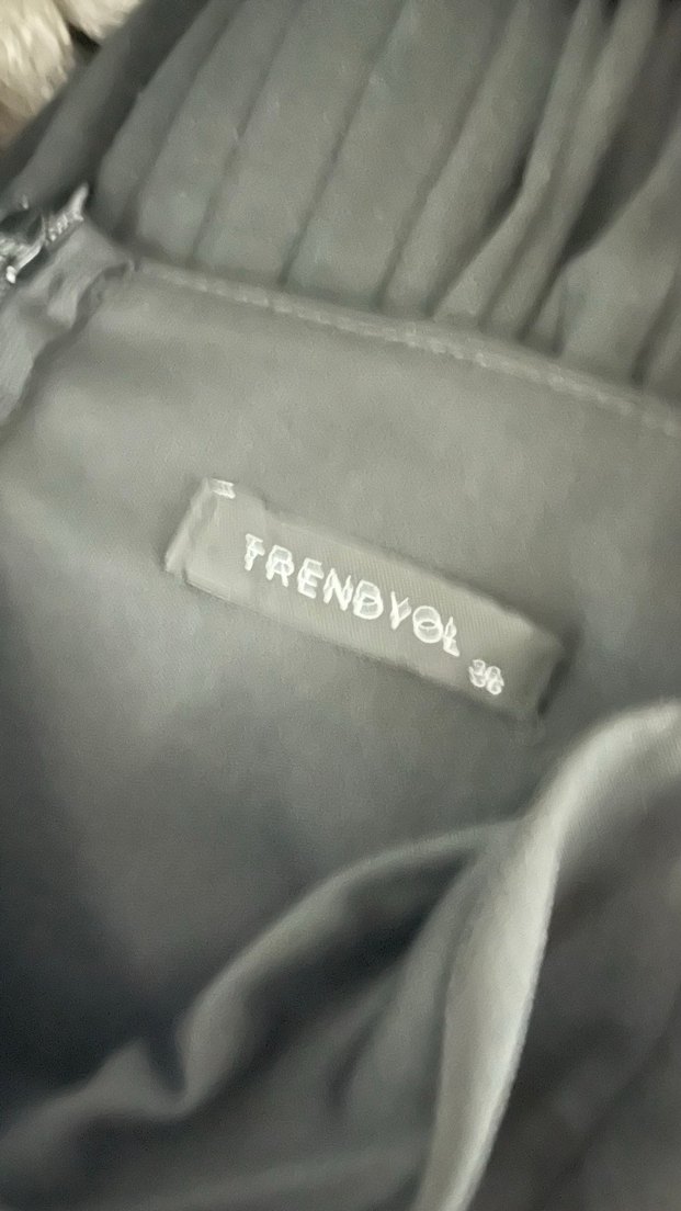 V Yaka Siyah Midi Gotik Elbise - Görsel 3