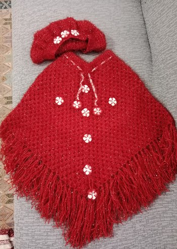 Kız Çocuk Kapüşonlu Kırmızı Örgü Panço - Görsel 2