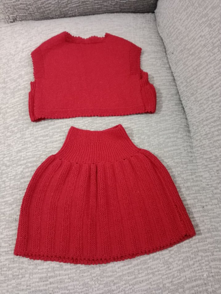 Kız Çocuk Kırmızı Örgü Bolero ve Etek Takımı - Görsel 2