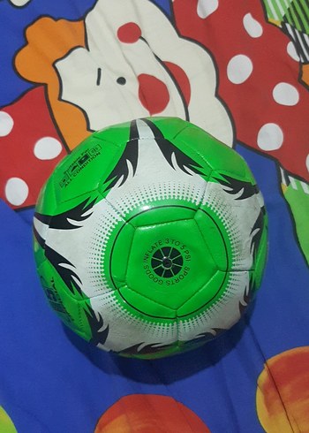 Renkli Yeşil Futbol Topu - Görsel 2