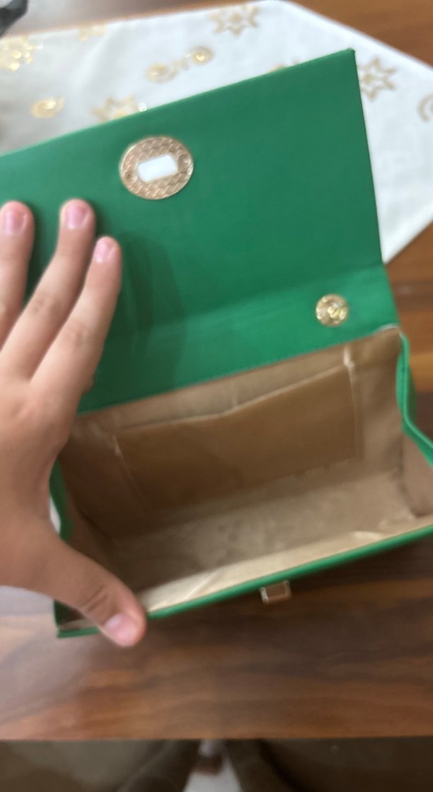 Zincir Detaylı Parlak Yeşil Deri Kadın Çanta - Görsel 2