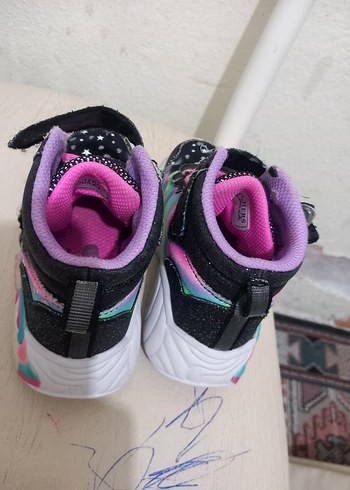 Kızlar için Renkli Bağcıklı ve Cırt Cırtlı Spor Ayakkabı - Görsel 4