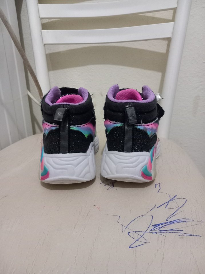 Kızlar için Renkli Bağcıklı ve Cırt Cırtlı Spor Ayakkabı - Görsel 3