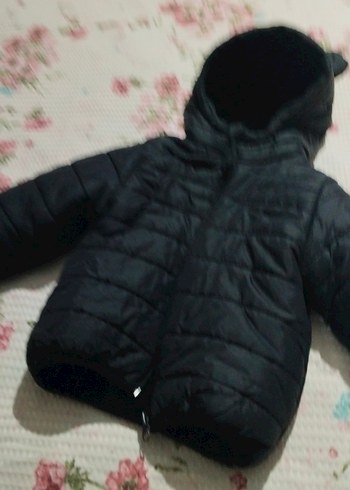 Erkek Çocuk Siyah Kapüşonlu Mont - Görsel 2