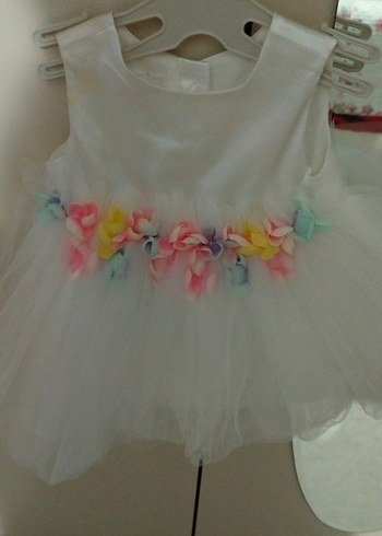 Çiçek Detaylı Beyaz Kız Çocuk Elbise - Görsel 2