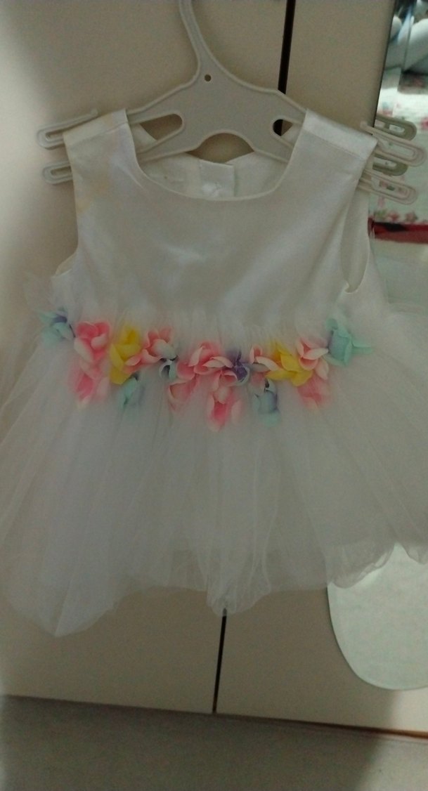 Çiçek Detaylı Beyaz Kız Çocuk Elbise - Görsel 2