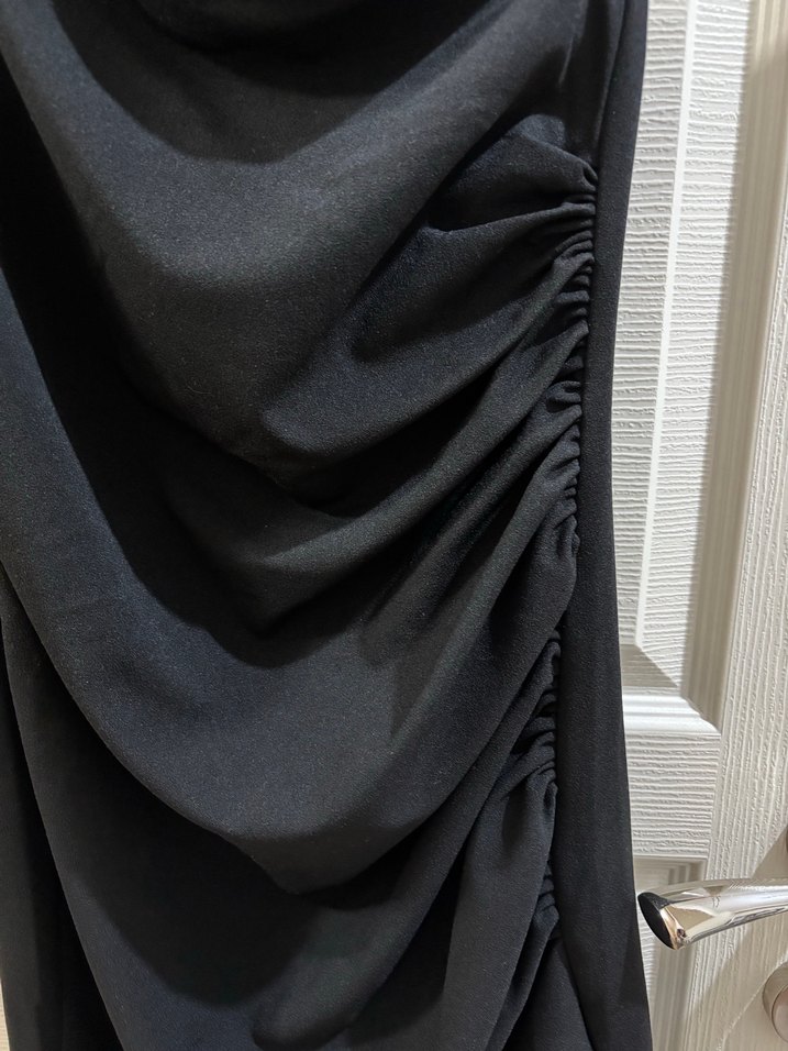 Tek Omuzlu Siyah Drapeli Kadın Elbise - Görsel 2