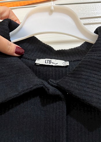 Düğmeli Siyah Kısa Kollu Keten Mini Gömlek - Görsel 2