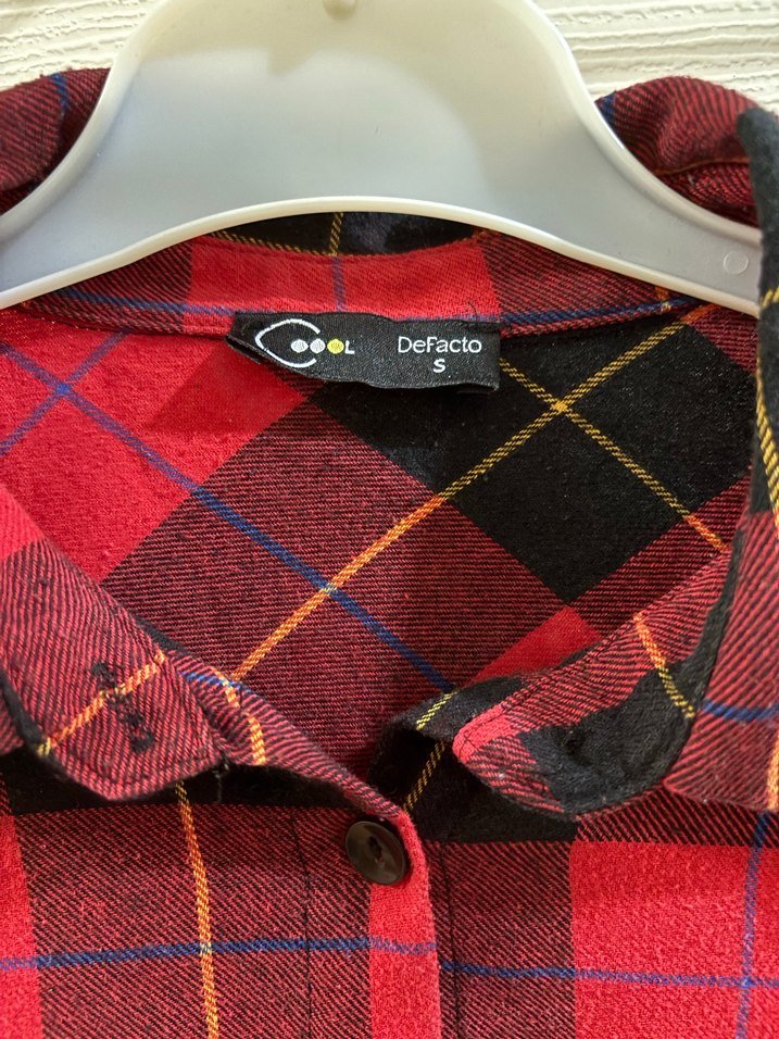 Kırmızı Ekoseli Düğmeli Kadın Gömlek - Görsel 2