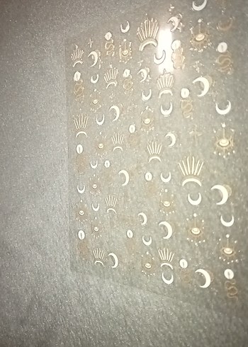 Parlak Altın Tırnak Süslemeleri - Görsel 3