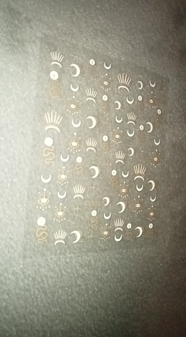 Parlak Altın Tırnak Süslemeleri - Görsel 2