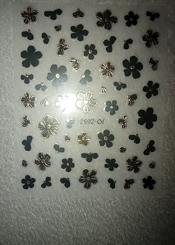Siyah Çiçek Desenli Tırnak Süslemeleri - Görsel 2