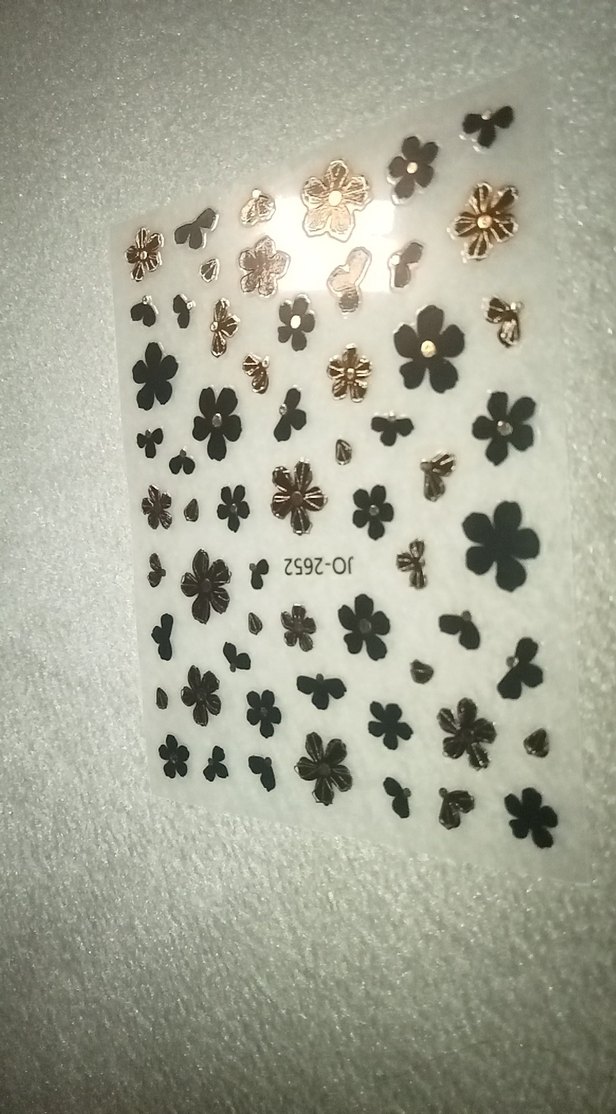 Siyah Çiçek Desenli Tırnak Süslemeleri - Görsel 3