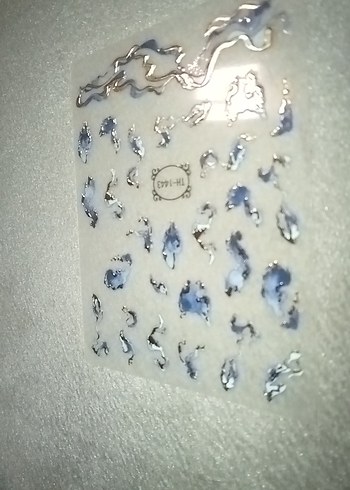 Mavi ve Gold Tırnak Süslemeleri - Görsel 3