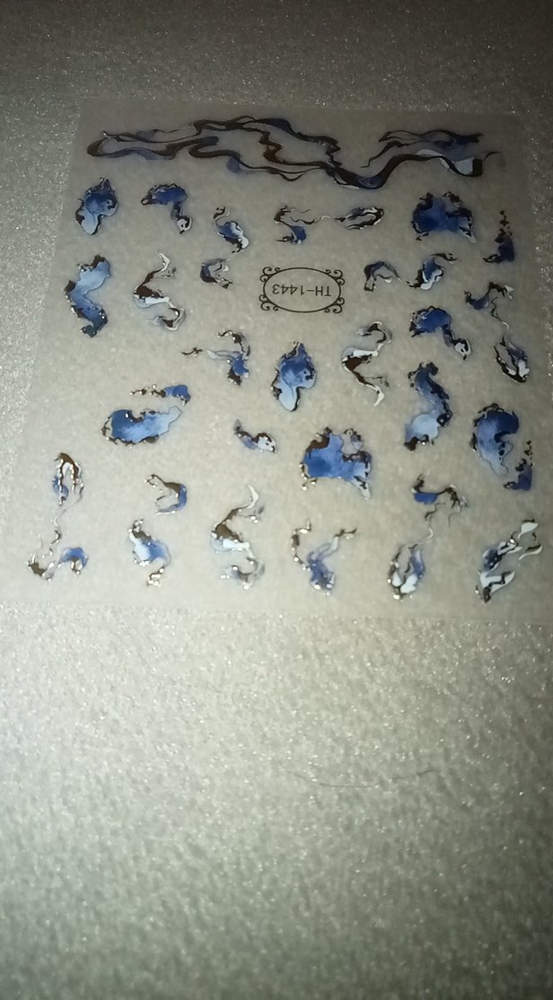 Mavi ve Gold Tırnak Süslemeleri - Görsel 2