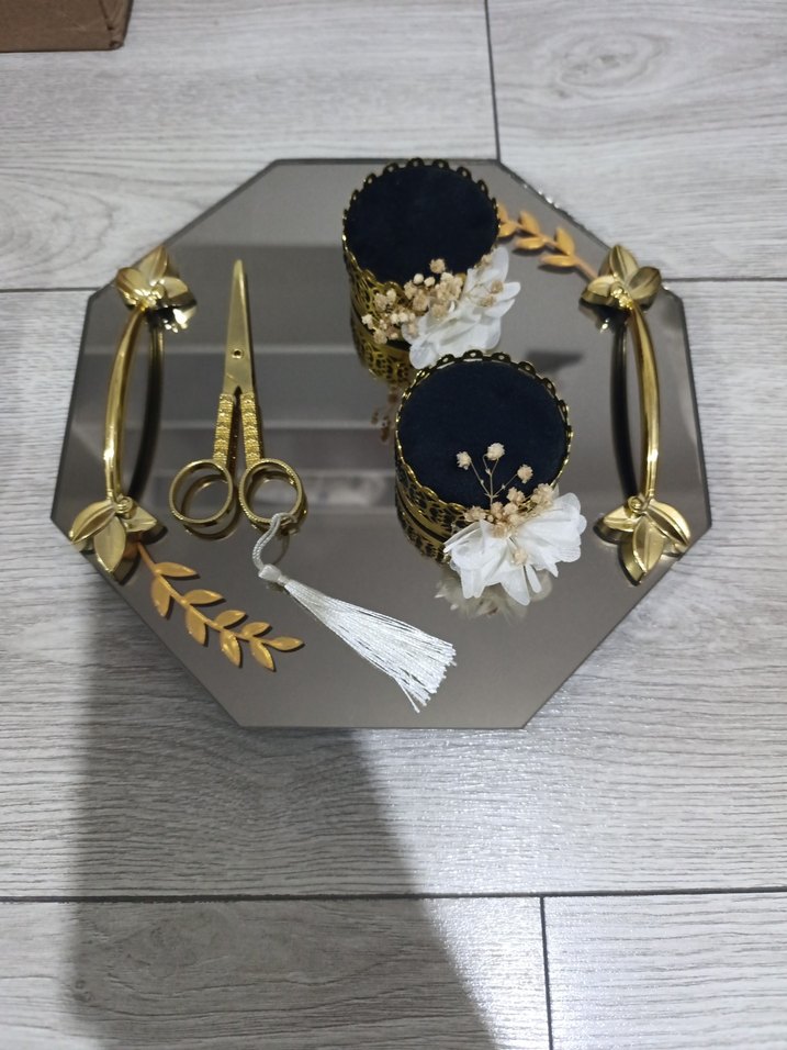 Altın Renkli Çiçek Desenli Nişan Söz Tepsisi - Görsel 2