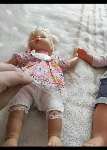 oyuncak bebek eline ayağına basınca konuşuyor - Görsel 3
