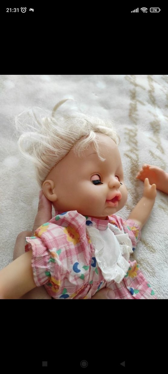 oyuncak bebek eline ayağına basınca konuşuyor - Görsel 2