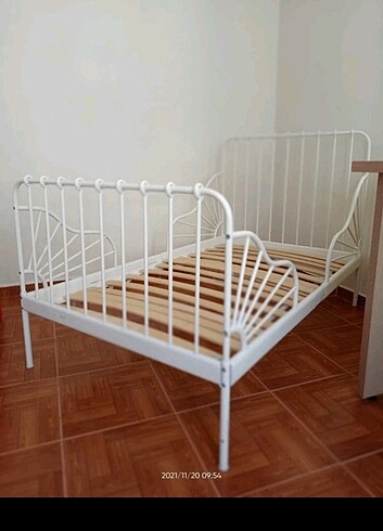 Ikea büyüyebilen yatak karyola 