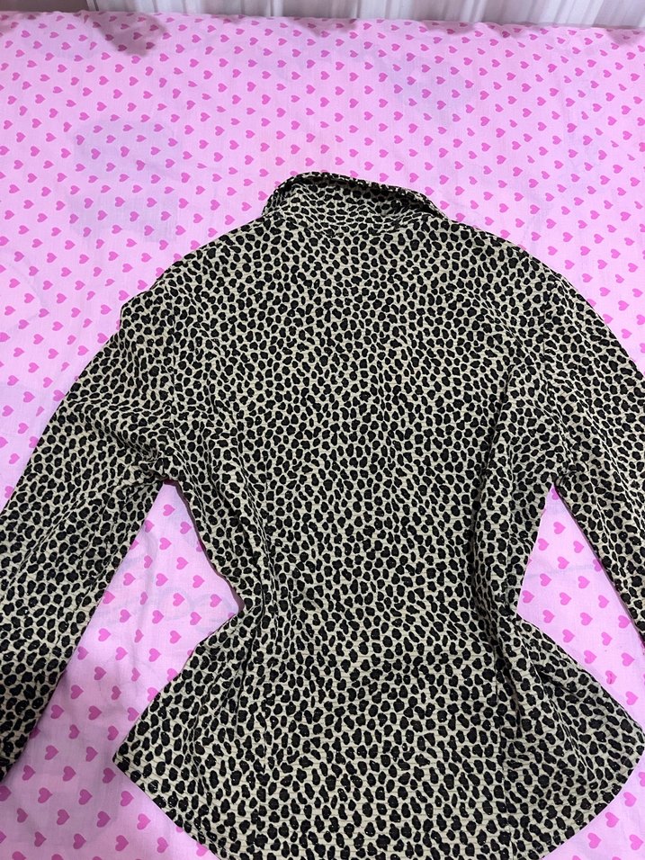 Düğmeli Leopar Desenli Kadın Gömlek - Görsel 3