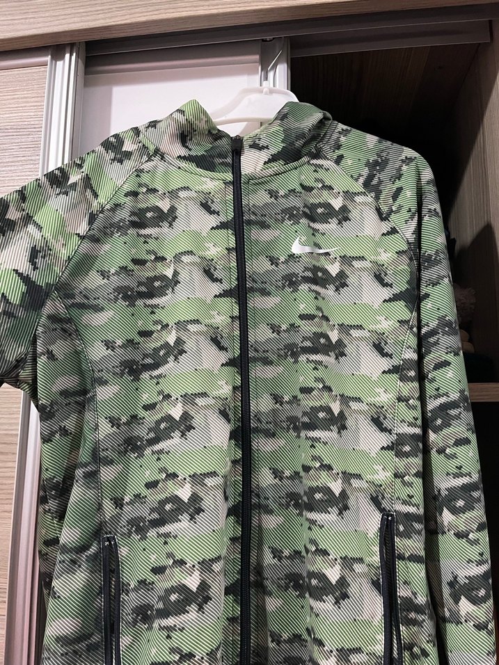 Kadın Haki spor hırkası  orjinal nike - Görsel 2