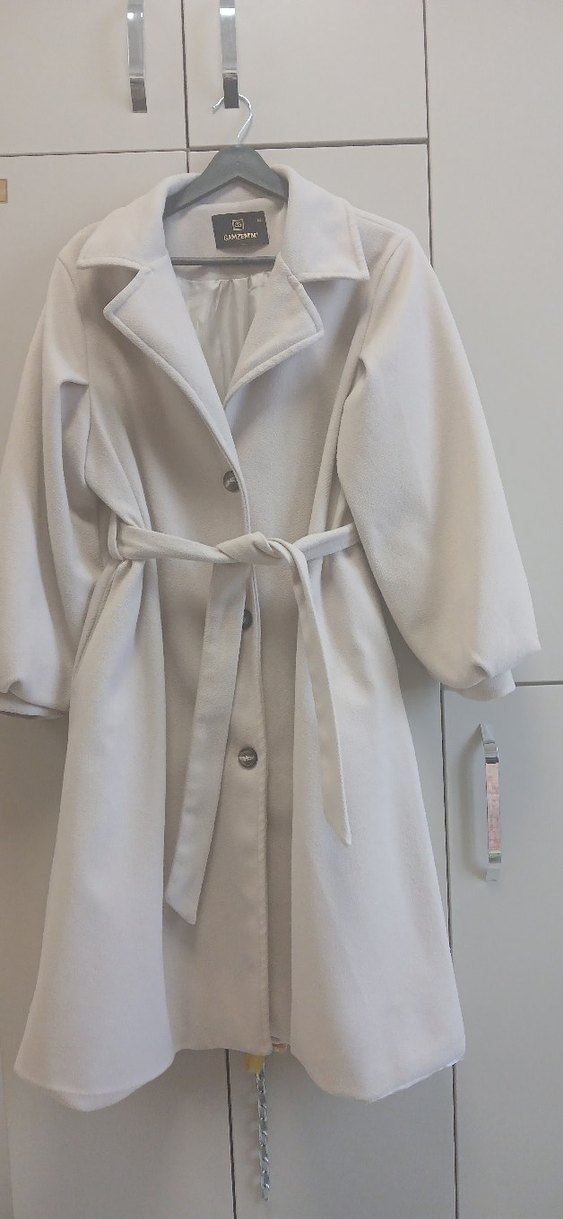 Düğmeli Beyaz Midi Kadın Kaban - Görsel 2