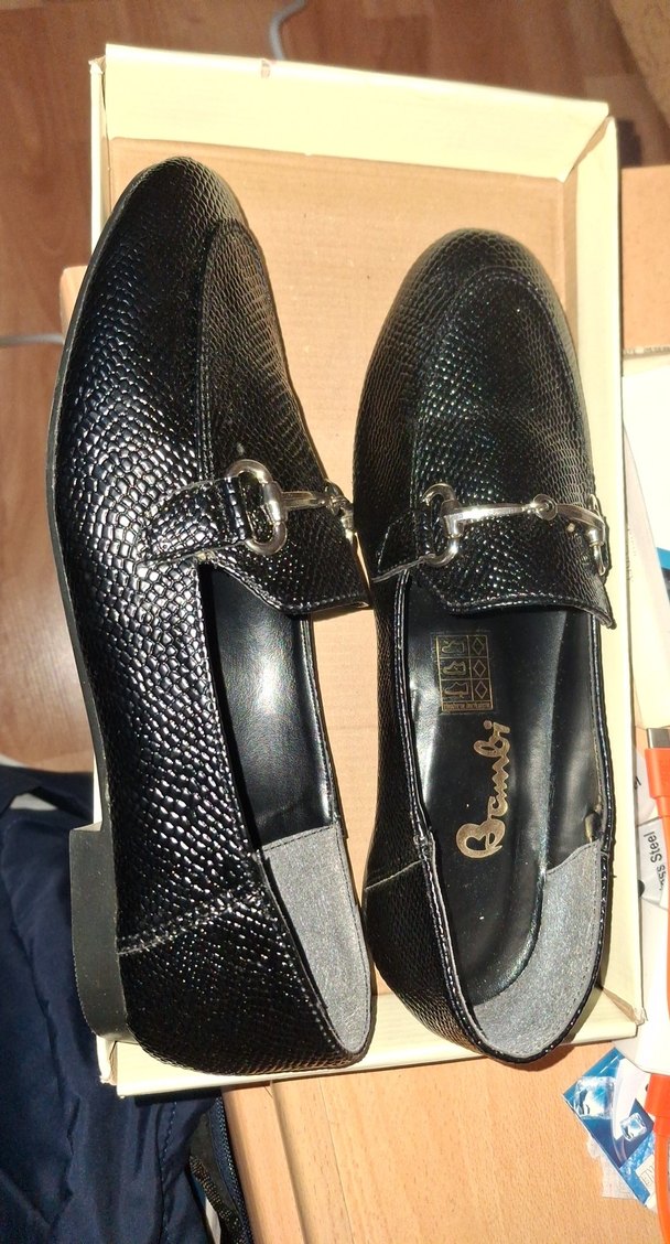 Kızlar için Parlak Siyah Yılan Desenli Tokalı Loafer - Görsel 2